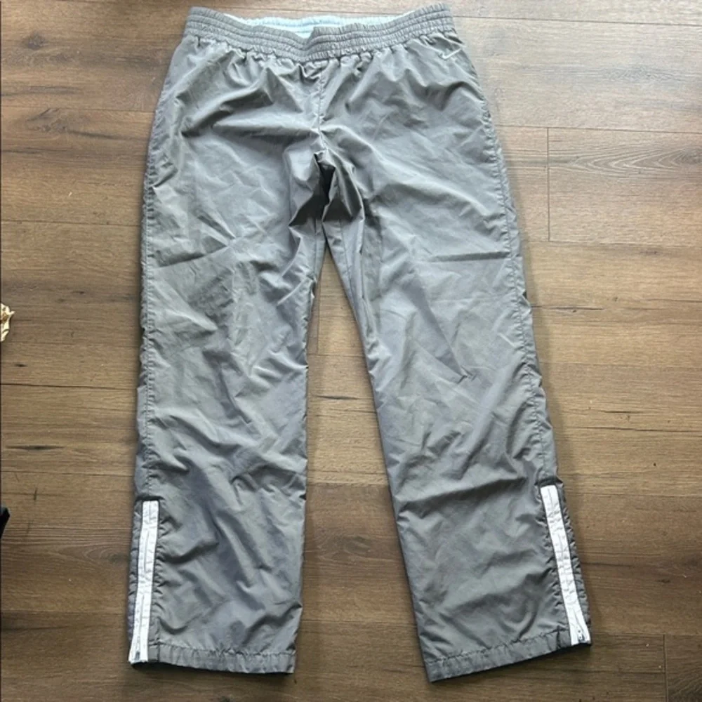 Nike Men's Gray Track Pants with Reflective Trim! Large